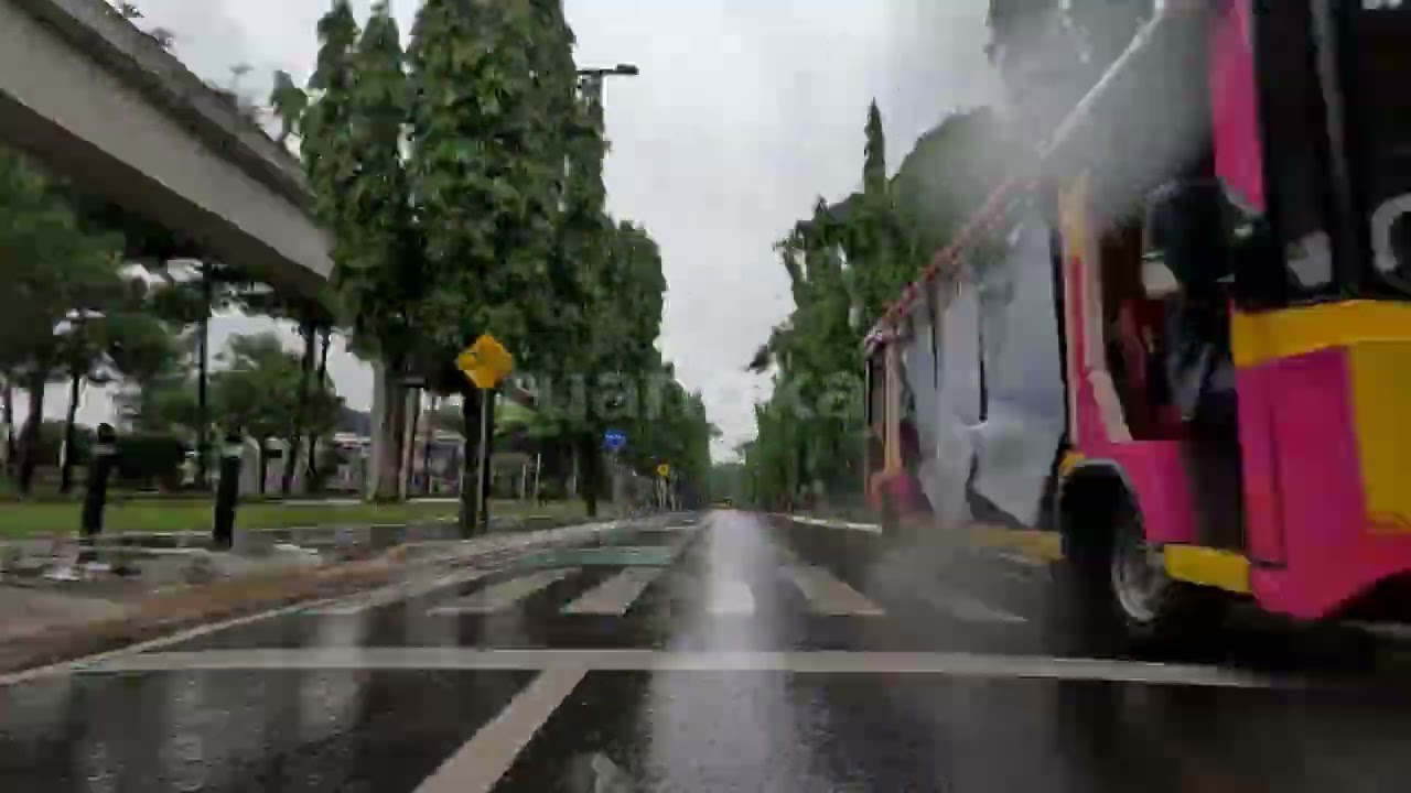Keliling TMII Tak Sampai 1 Menit!!!